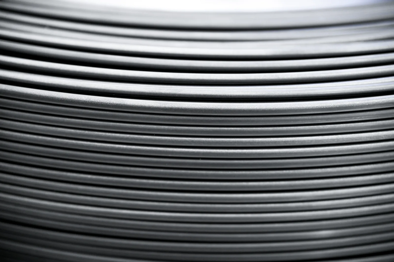 Comparison of Zr702 and Zr705 zirconium grades by strength and corrosion resistance